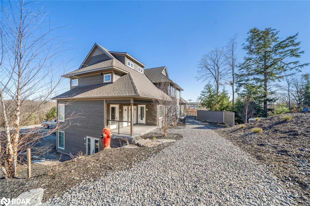 2 Tree Tops Lane Unit 301 Ln, Huntsville, ON P1H 0B8