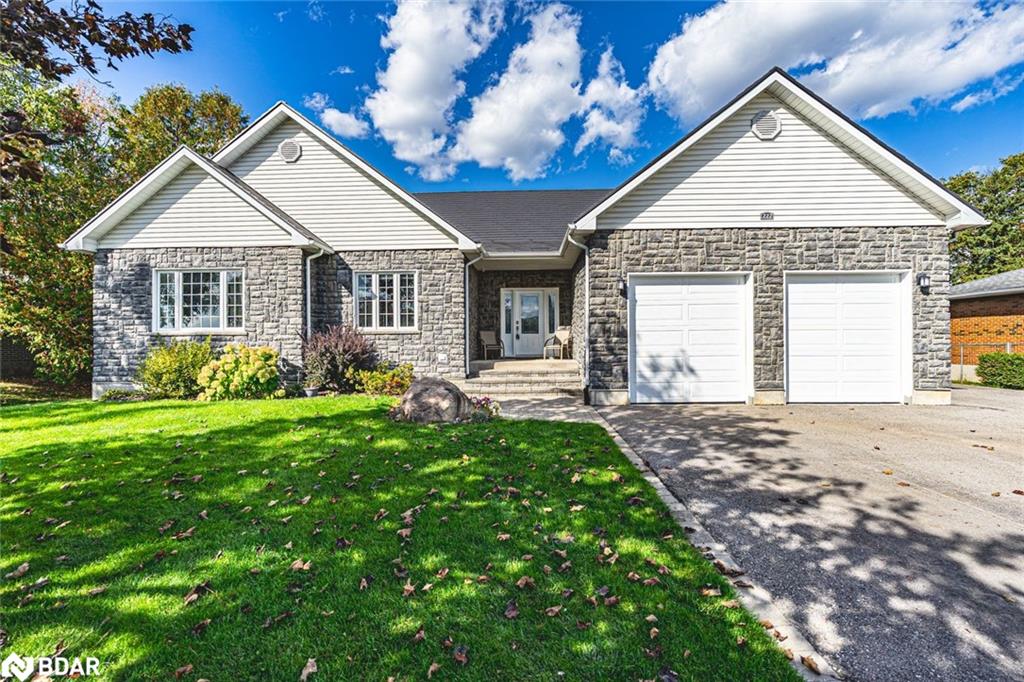 222 Glenn Ave, Innisfil, ON L9S 1C4