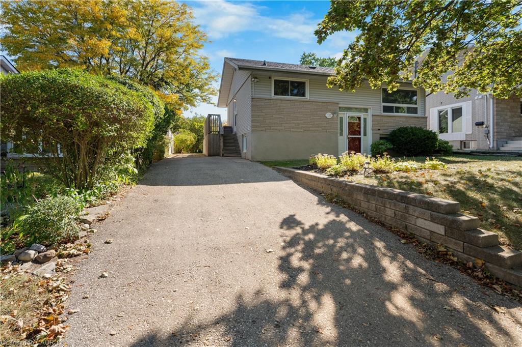 127 Avon Rd, Kitchener, ON N2B 1T9