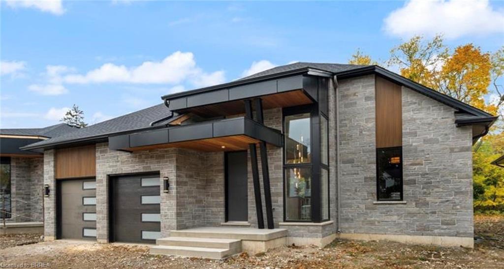 163 Parkside Dr, Brantford, ON N3T 0S9