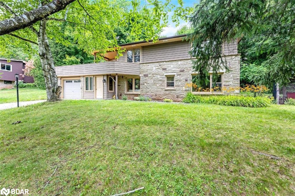 8 Ann St, Georgetown, ON L7G 2V2