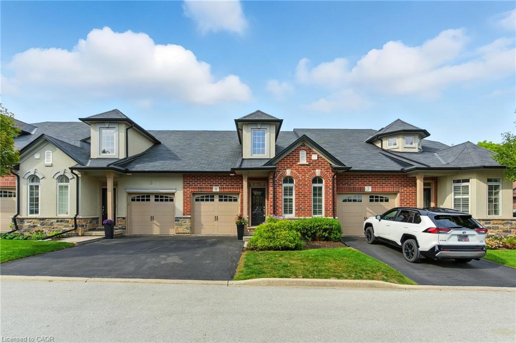 4 Burgundy Grv, Hamilton, ON L9K 0E7