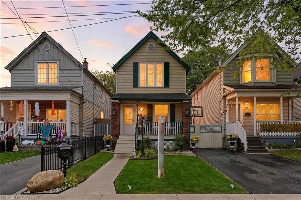 34 Albemarle St, Hamilton, ON L8L 7G4