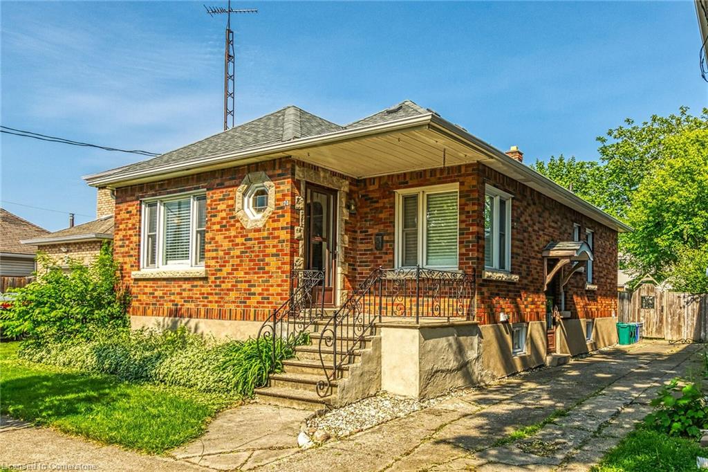 70 Concord Ave, St. Catharines, ON L2M 5N8