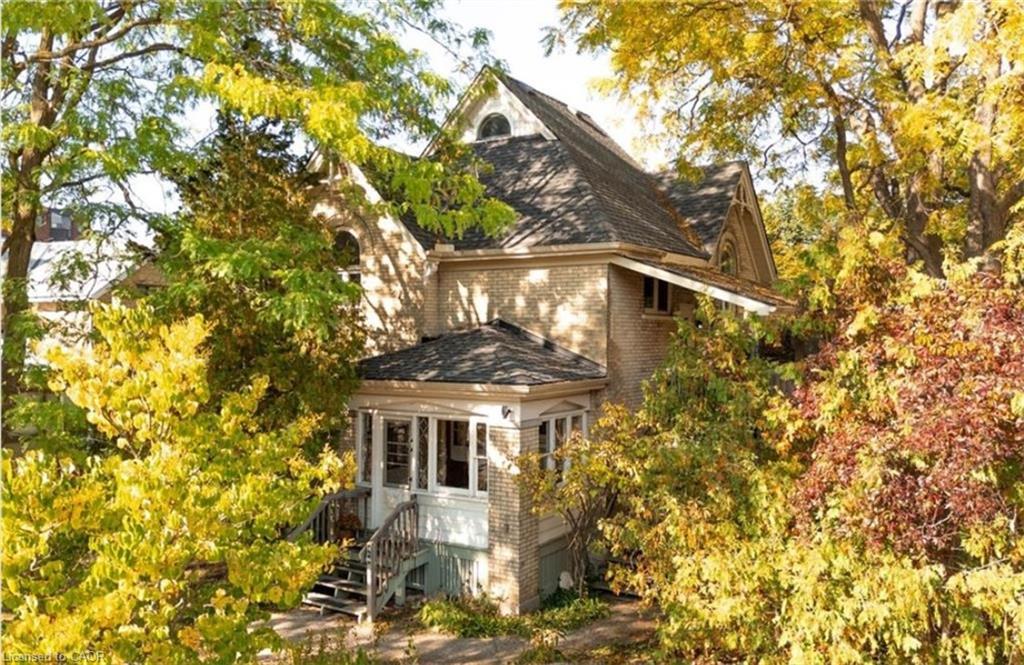 44 Ellen St E, Kitchener, ON N2H 1L4