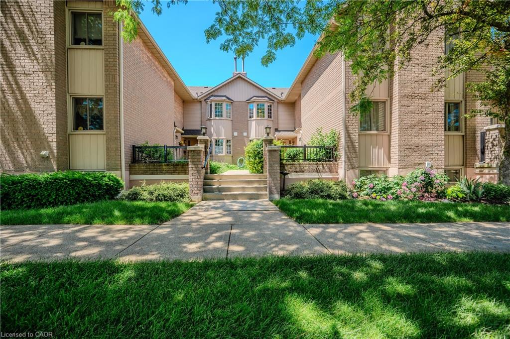 38 Elora Drive Unit 21, Hamilton, ON L9C 7L4