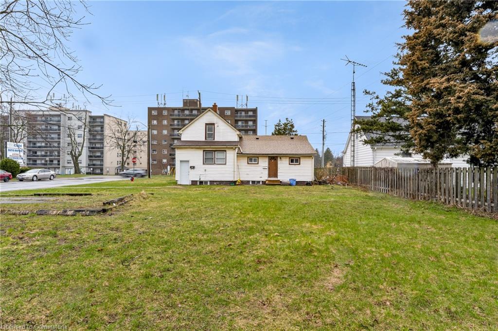 6510 Drummond Rd, Niagara Falls, ON L2G 4N3
