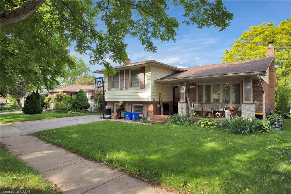 58 Winding Way Cres, London, ON N6G 3G2