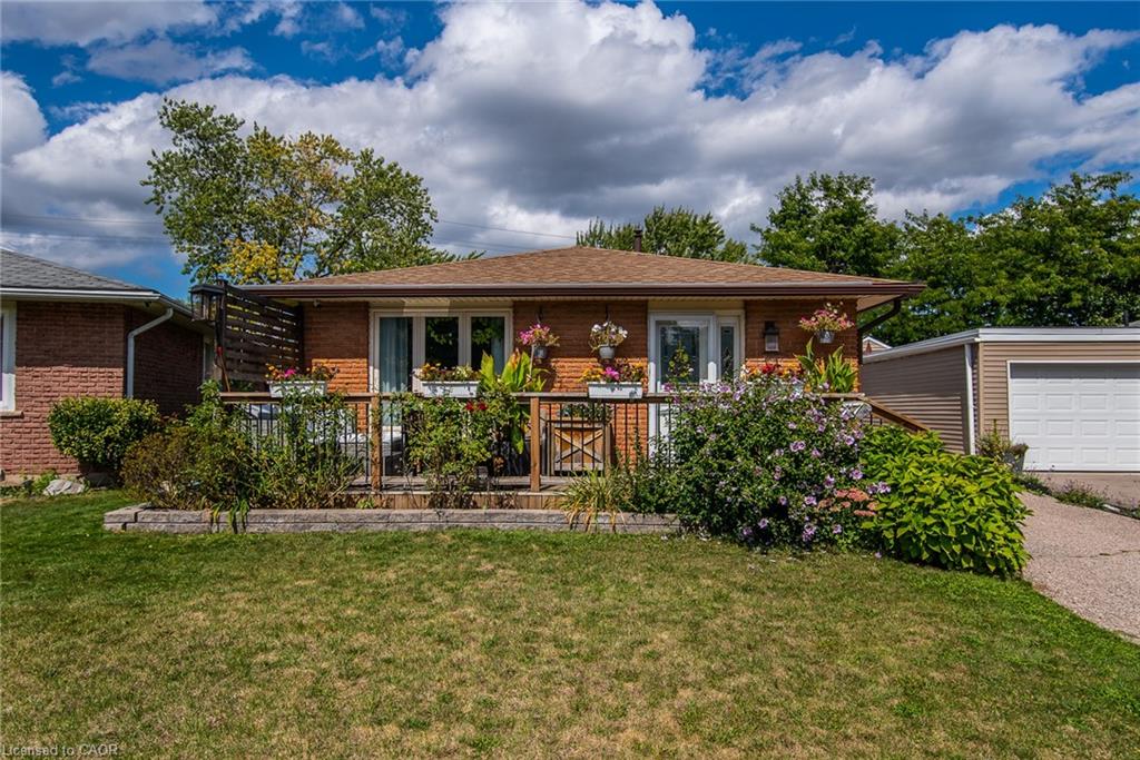 77 Roberts Cres, Kitchener, ON N2E 1A6