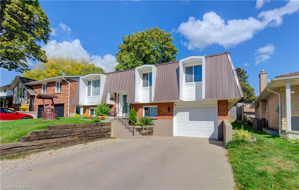 320 Country Hill Dr, Kitchener, ON N2E 2C2