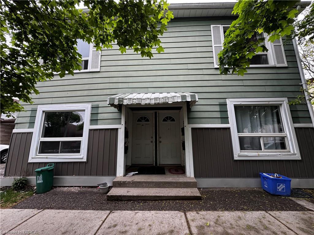 37 39 Pearl St, Brantford, ON N3T 3N5