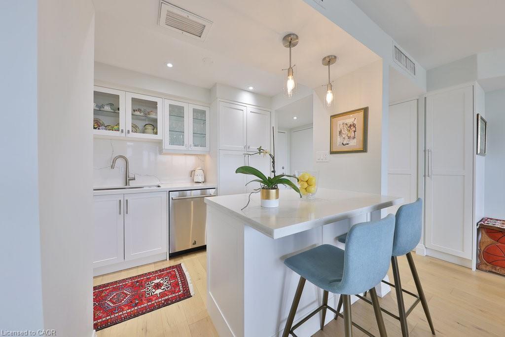 1333 Bloor Street Unit 606, Mississauga, ON L4Y 3T6