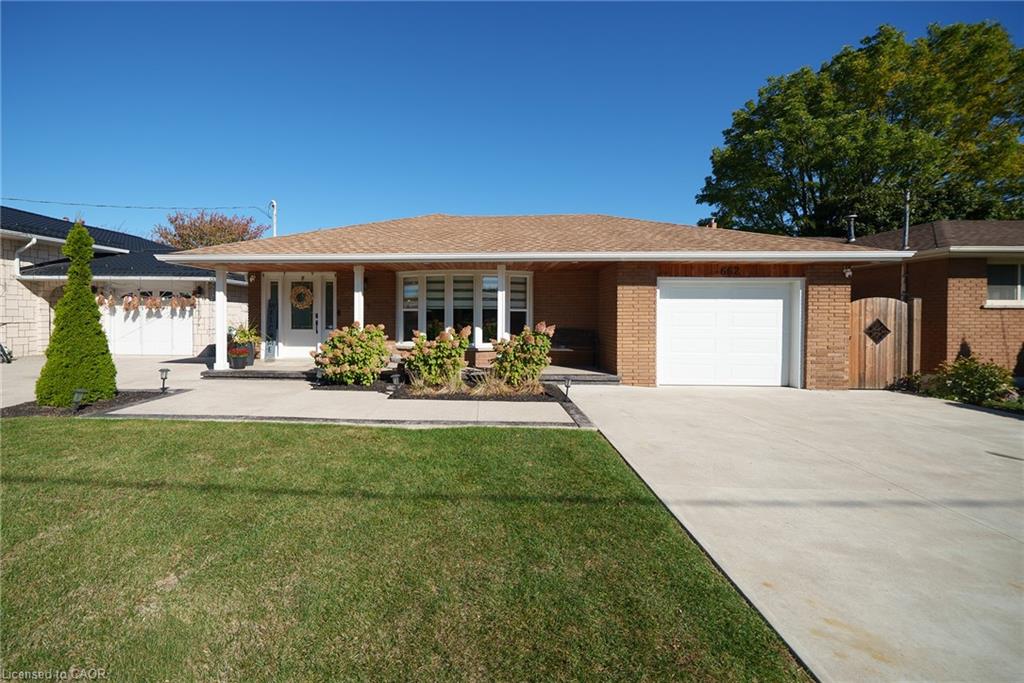 662 Mohawk Rd W, Hamilton, ON L9C 1X8