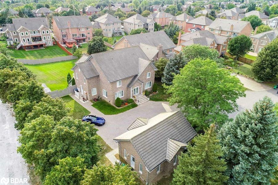 1918 Royal Credit Blvd, Mississauga, ON L5M 4Y1
