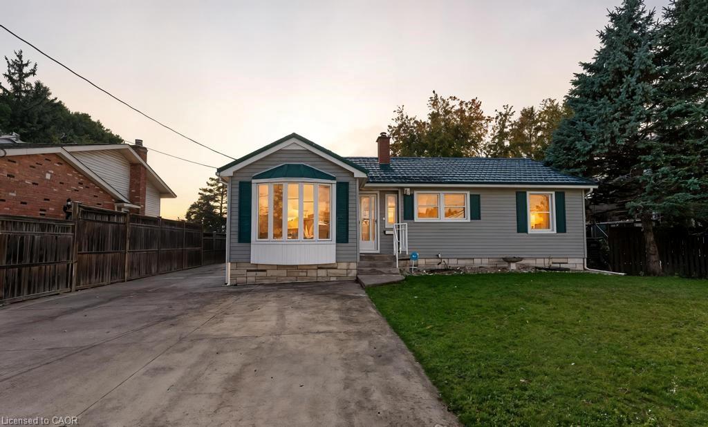 24 Hilda St, Welland, ON L3C 3N2