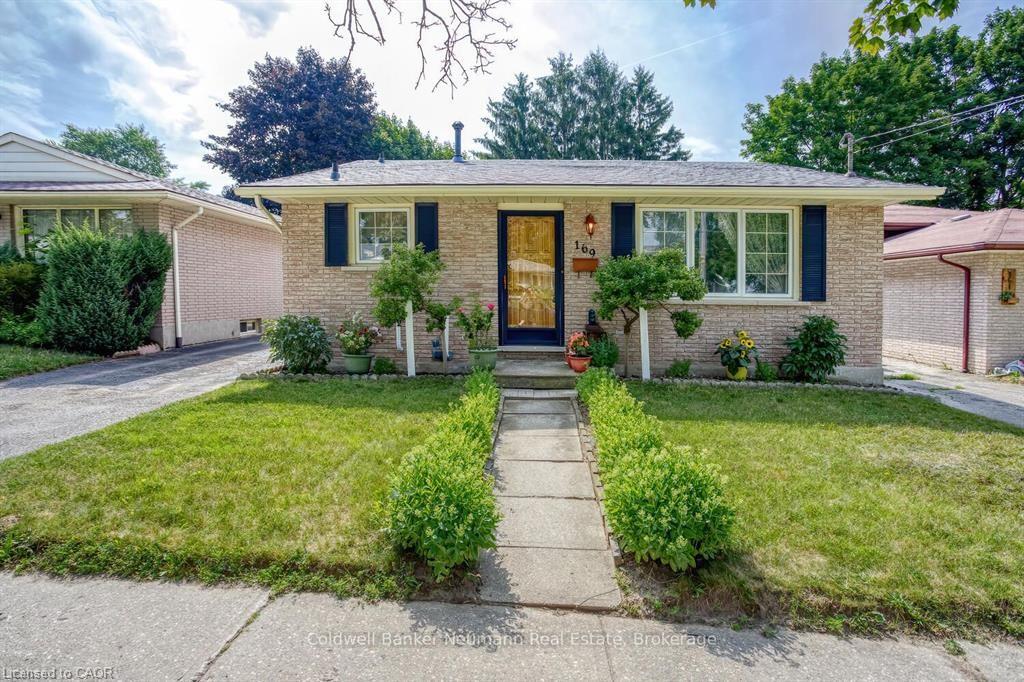 169 Country Club Dr, Guelph, ON N1E 3K8
