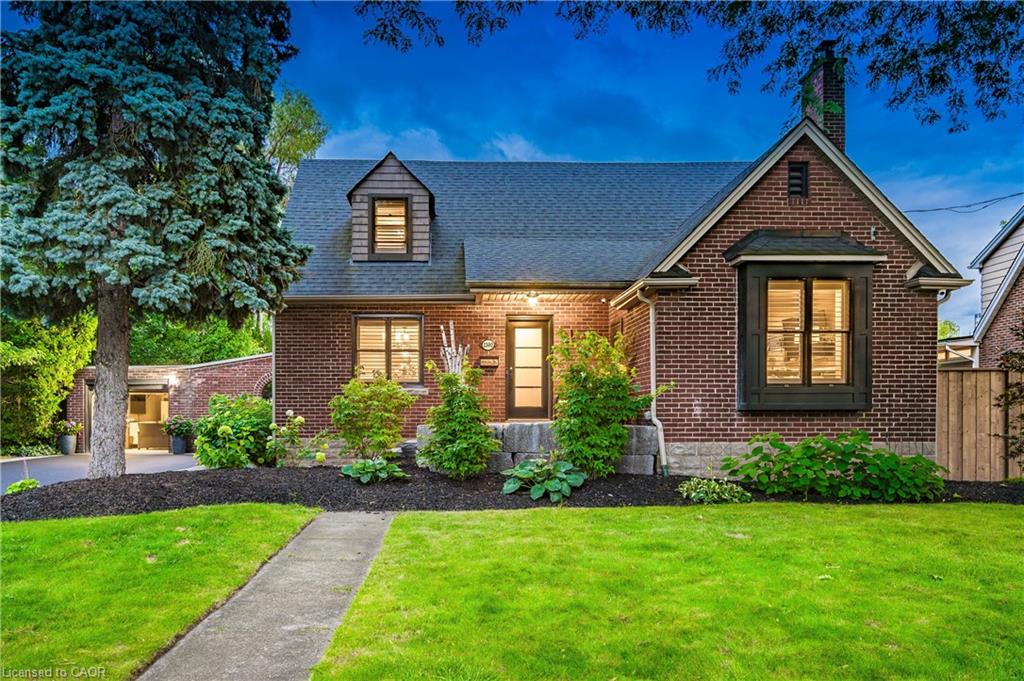 1390 Halifax Pl, Burlington, ON L7S 1J6