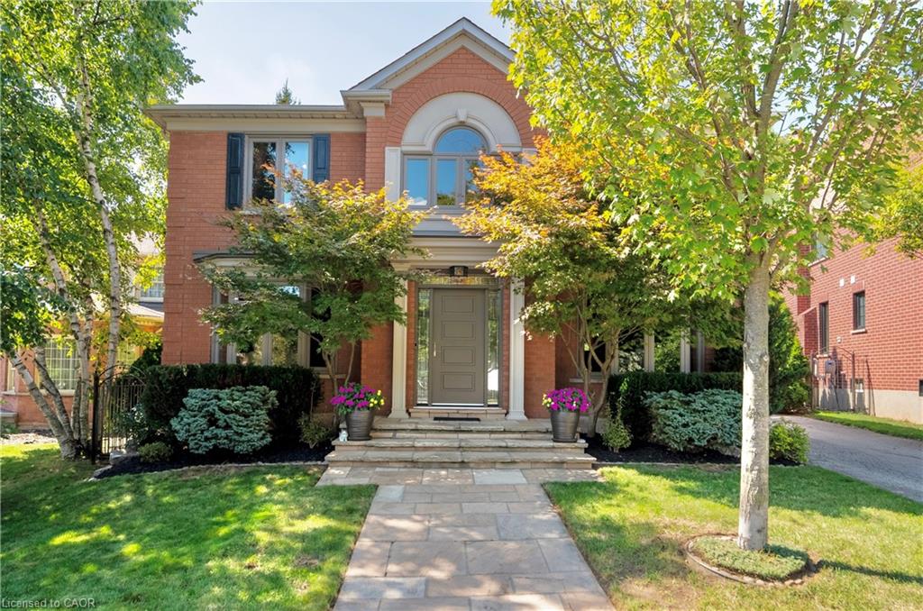 11 Morrison Creek Cres, Oakville, ON L6H 4C3