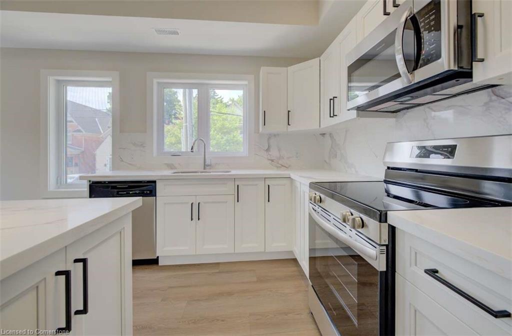 17 Peter Street Unit 4, Kitchener, ON N2G 3J5