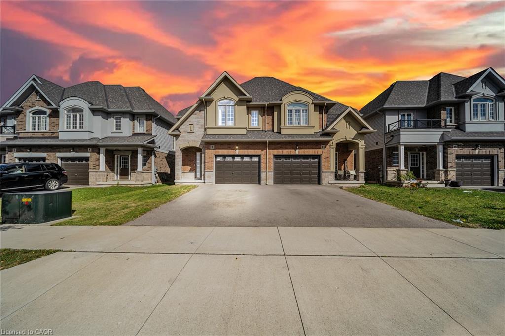 9 Starling Dr, Hamilton, ON L9A 2P5
