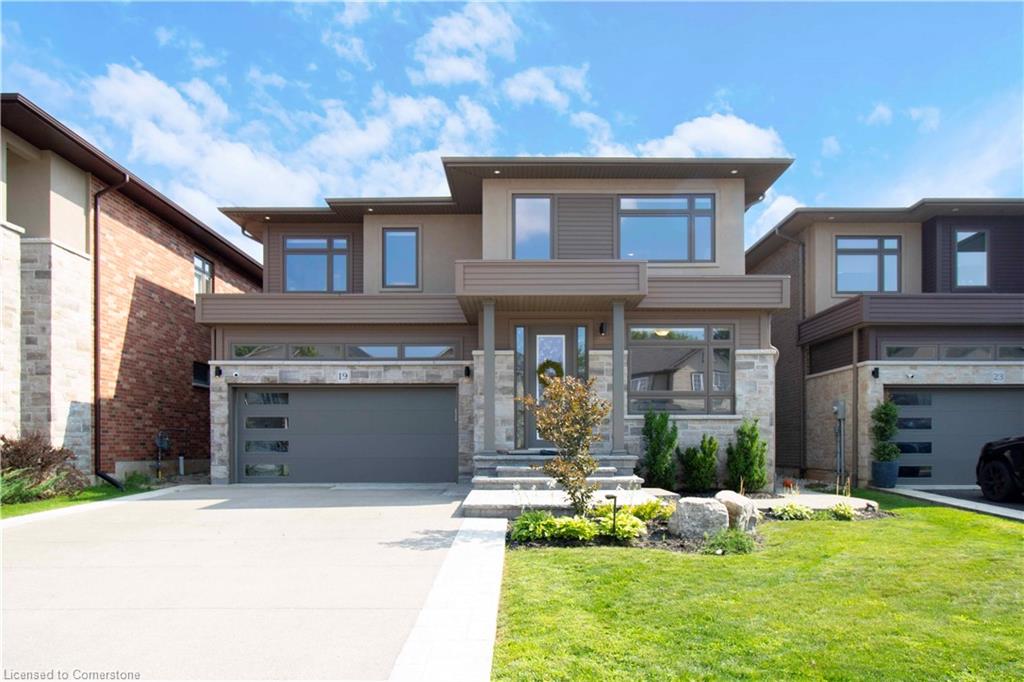 19 Secinaro Ave, Hamilton, ON L9G 0C6