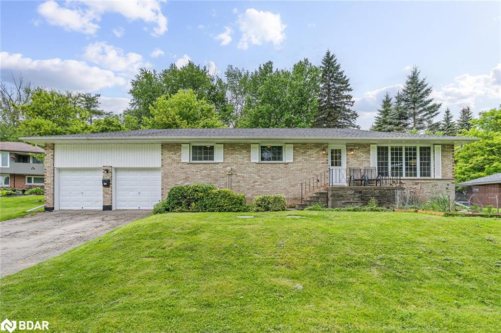 112 Park St E, Halton Hills, ON L7G 2V4