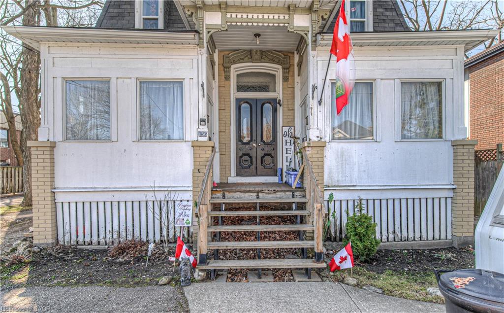 156 Grand Ave S, Cambridge, ON N1S 2M4