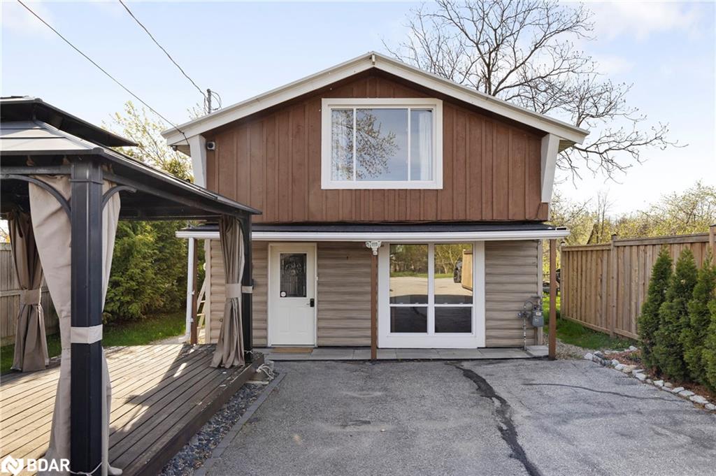 3 Courtland St, Orillia, ON L3V 1A4