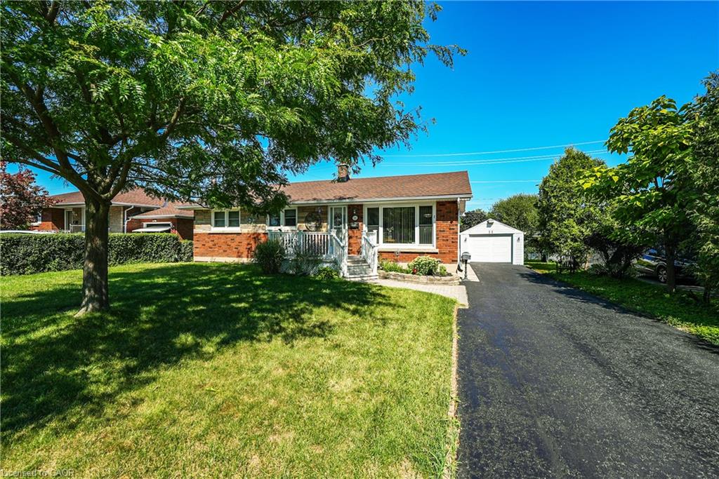 11 Riverview Dr, Welland, ON L3C 2E5