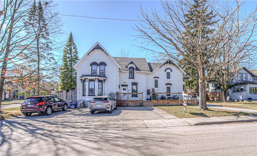 40 John St, Cambridge, ON N1S 2V4