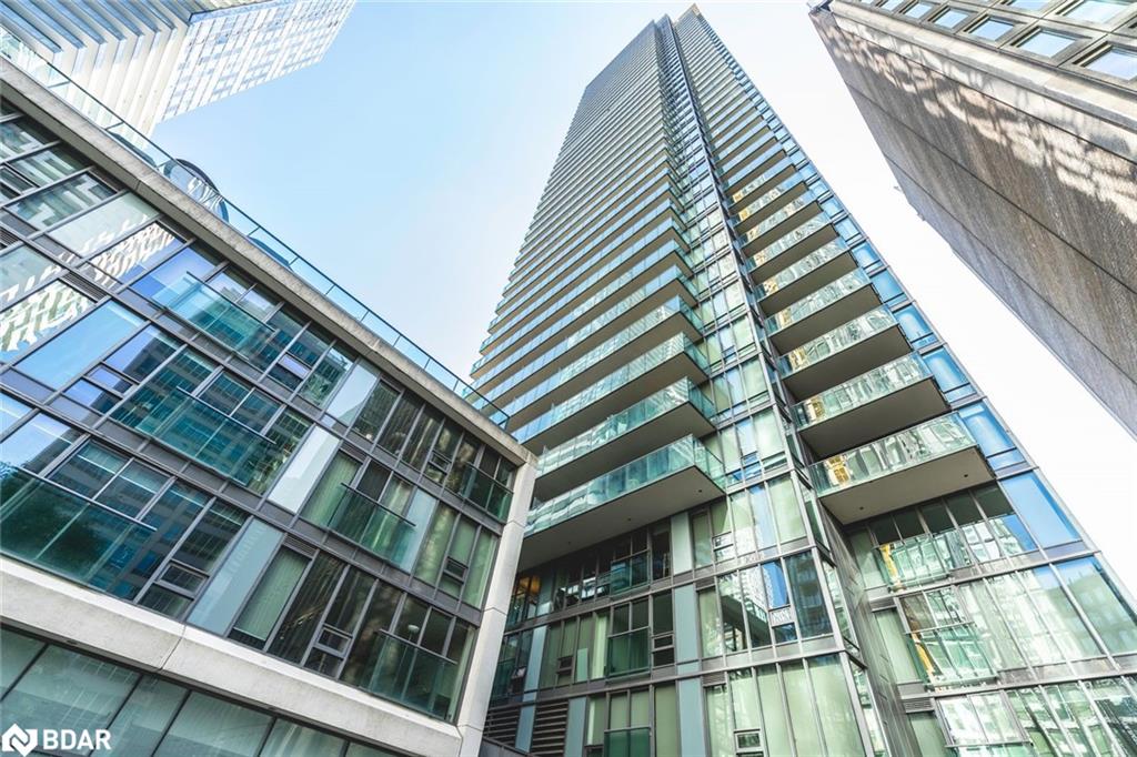 33 Lombard Street Unit 3302, Toronto, ON M5C 3H8