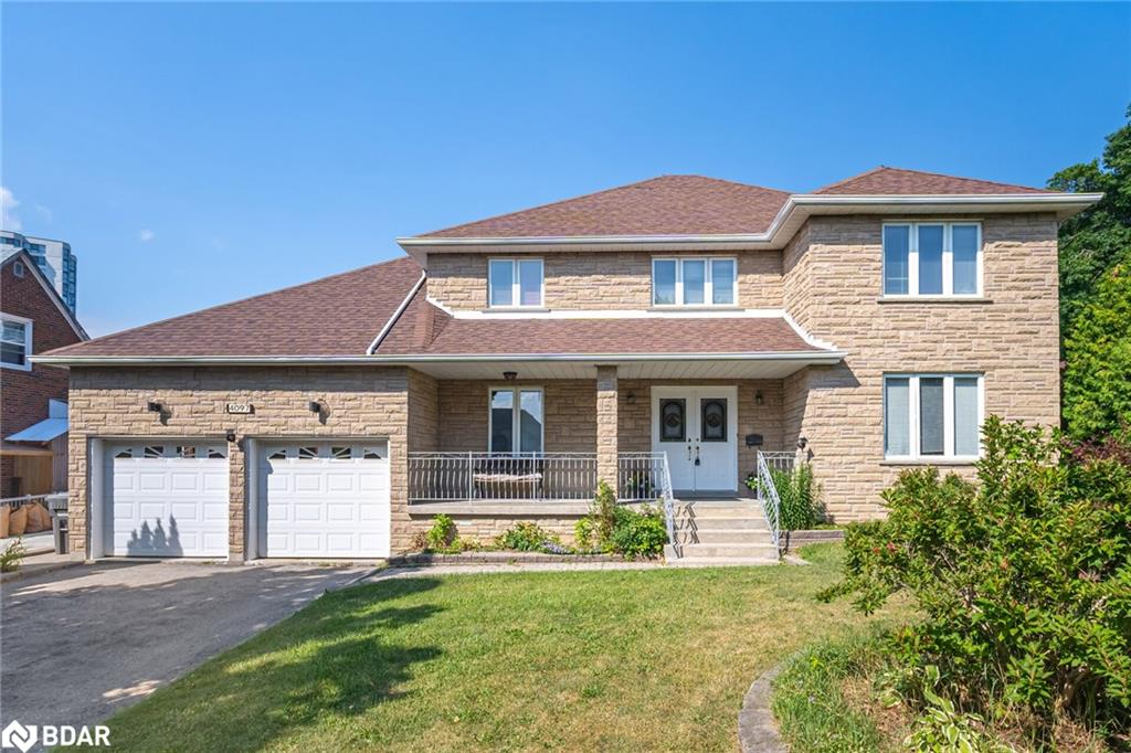 4097 Hickory Dr, Mississauga, ON L4W 1L1