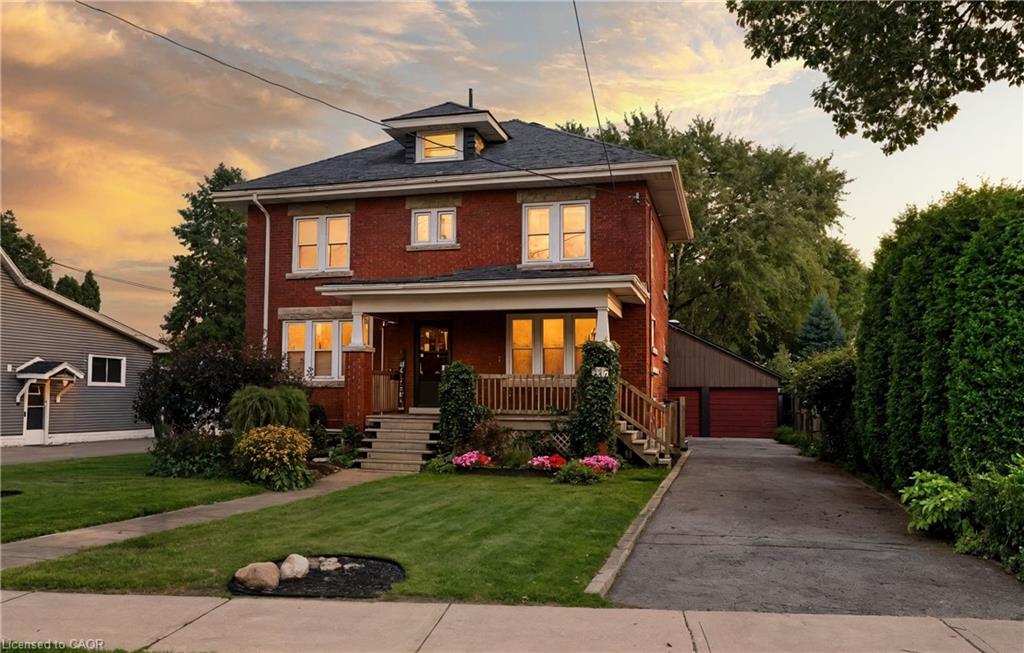 122 Lake Avenue Dr, Hamilton, ON L8G 3N4