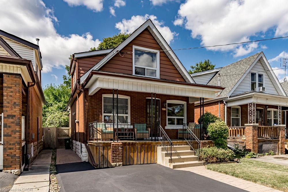 228 Edgemont St S, Hamilton, ON L8K 2J2