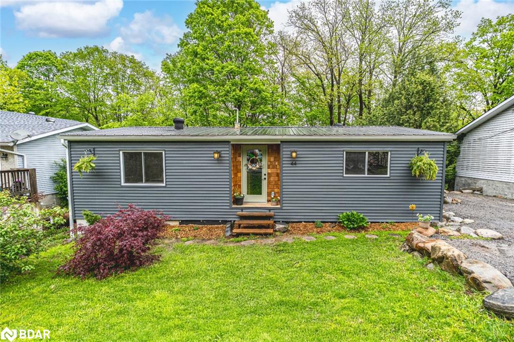 44 Edward St, Bracebridge, ON P1L 1H5