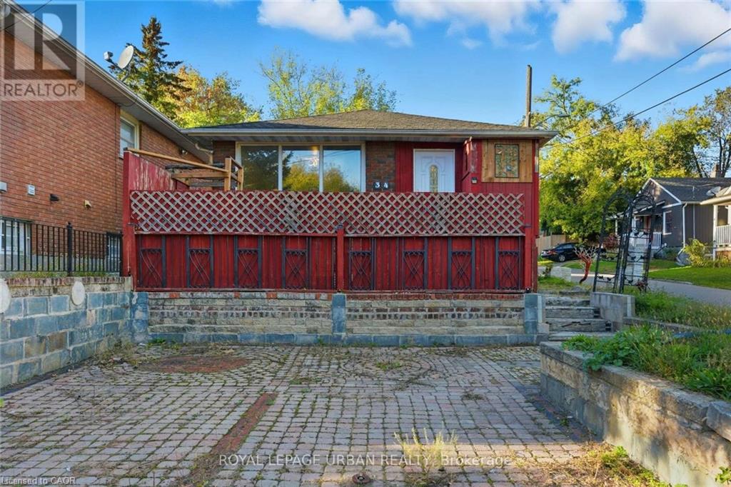 34 Gale Cres, St. Catharines, ON L2R 3K9