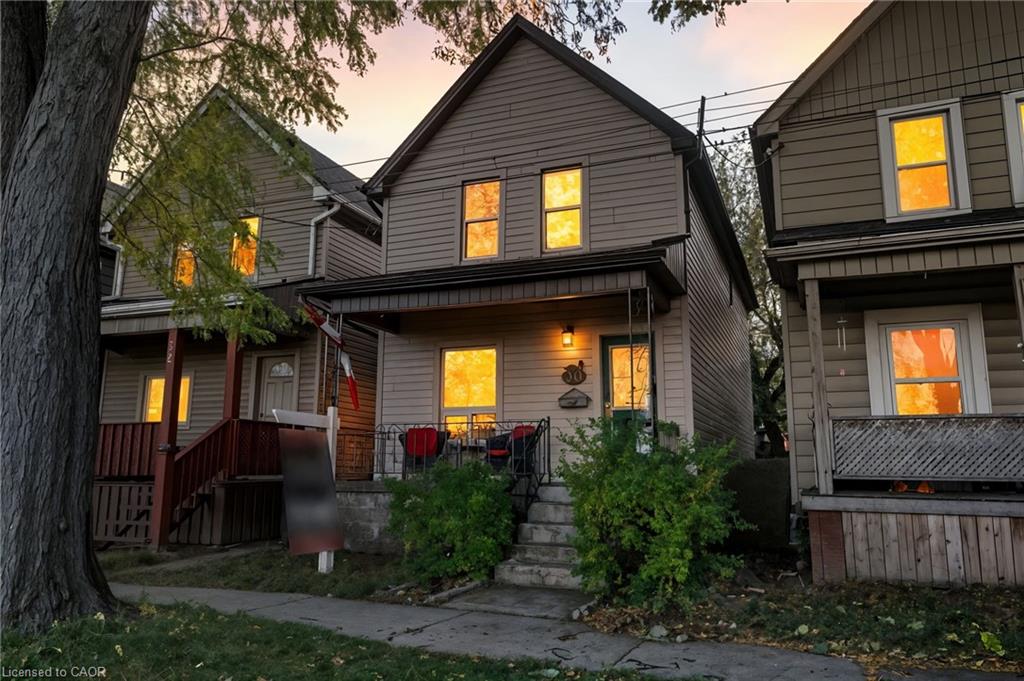 30 Mars Ave, Hamilton, ON L8L 3V8