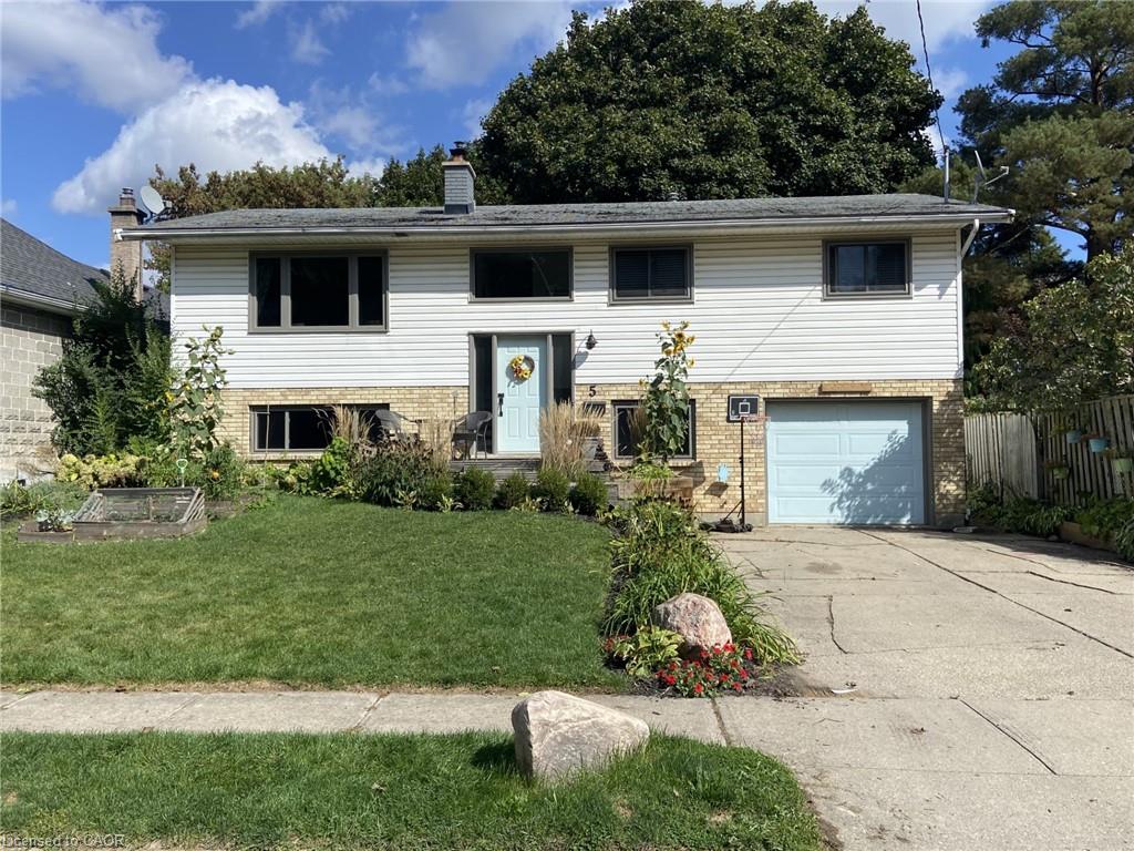 5 Lowell St N, Cambridge, ON N1R 5E1