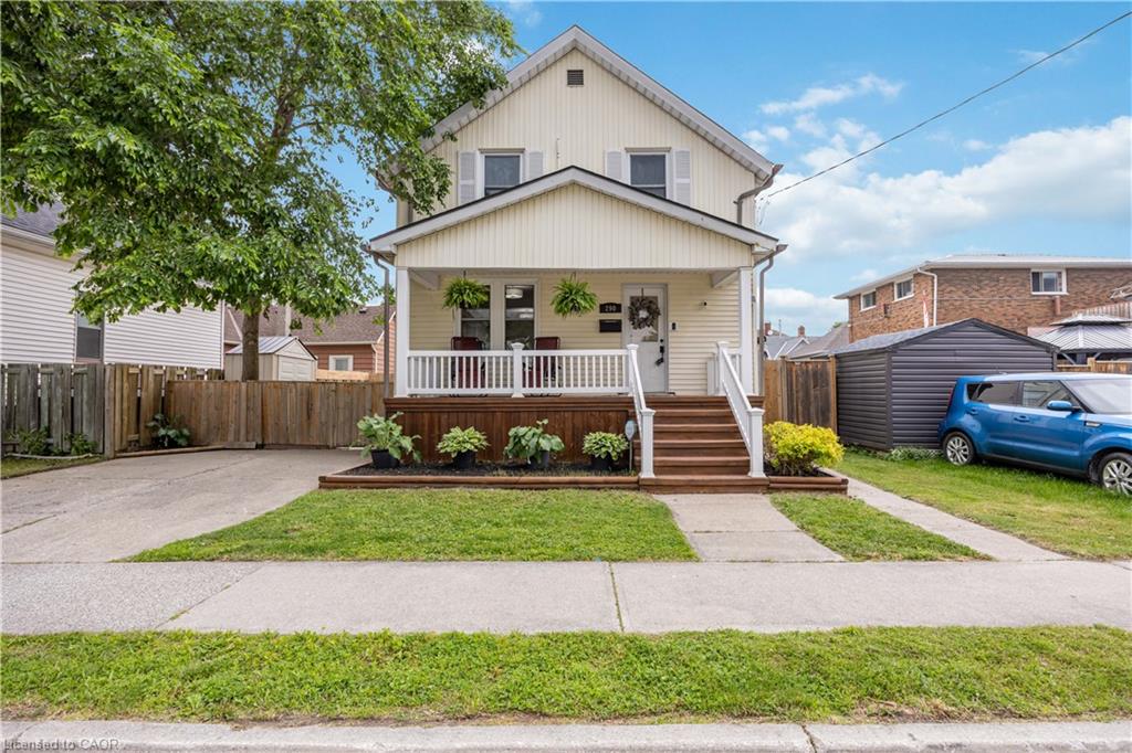 290 Cromwell St, Sarnia, ON N7T 3Y4