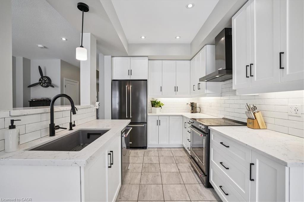 81 Beasley Grv, Ancaster, ON L9K 0J7