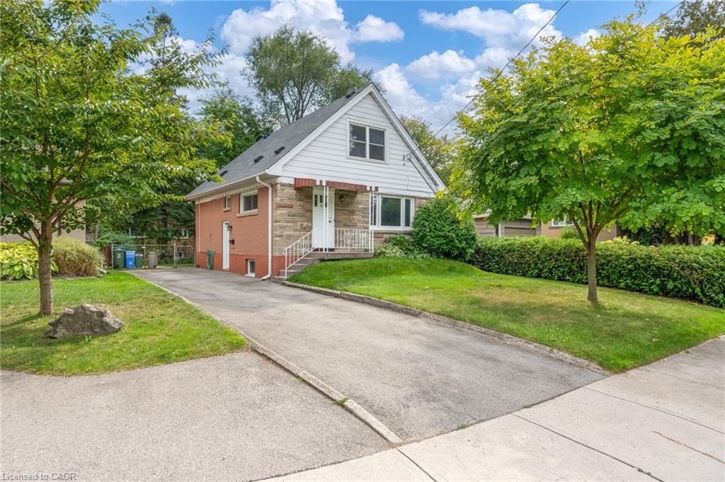 8 Beaucourt Pl, Hamilton, ON L8S 2P7