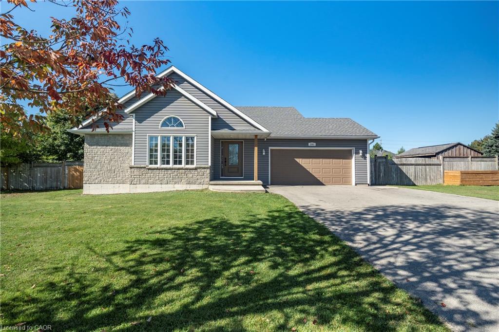 1093 Walker St, Howick, ON N0G 2X0