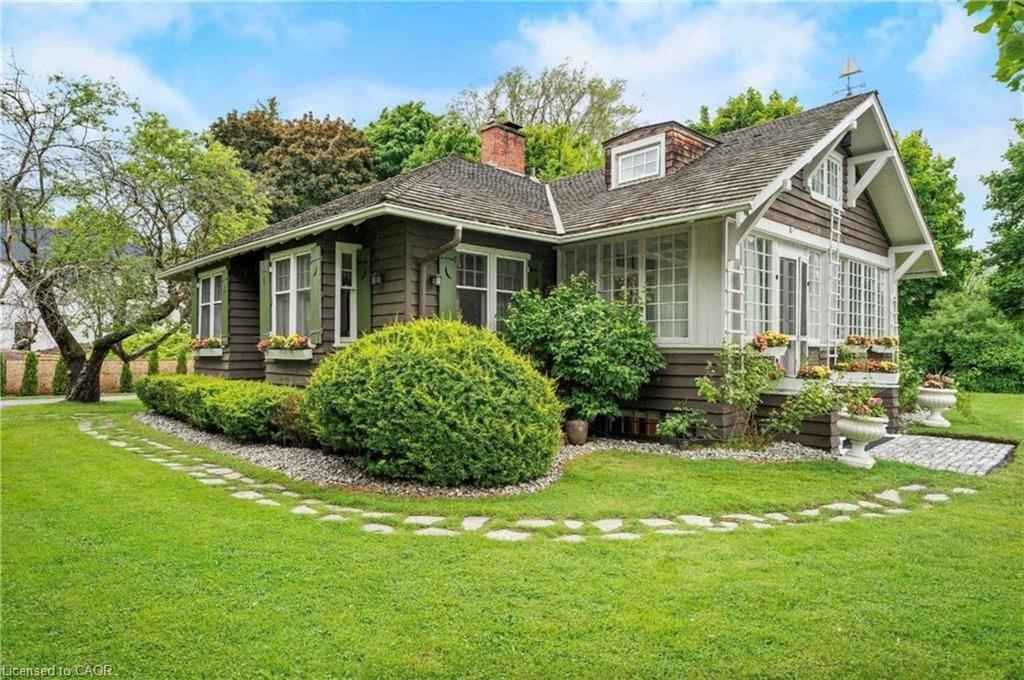 227 Green St, Burlington, ON L7R 0B1