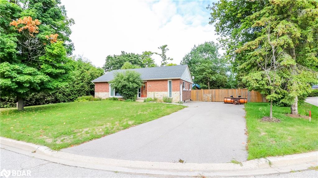 18 Carberry St, Erin, ON N0B 1T0