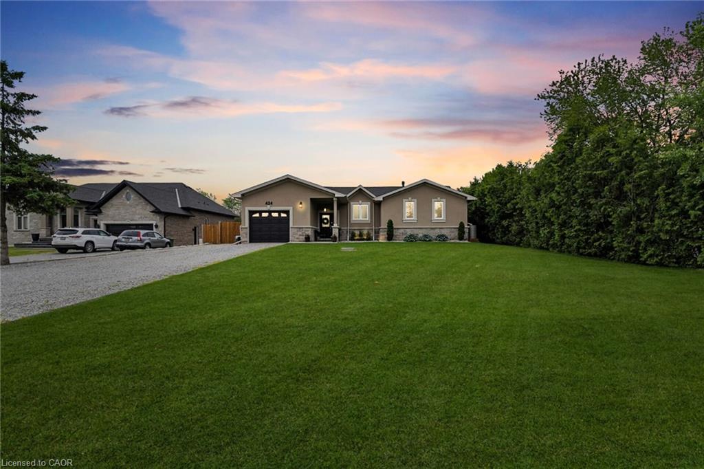 424 Second Rd E, Hamilton, ON L8J 2X9