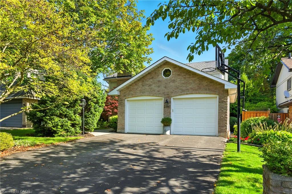 2387 Cavendish Dr, Burlington, ON L7P 3B5