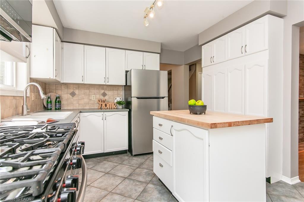 210 Philip Ct, Centre Wellington, ON N1M 3M9