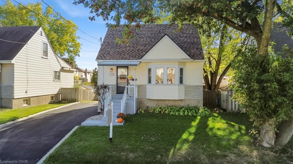 832 Queensdale Ave, Hamilton, ON L8V 1N1