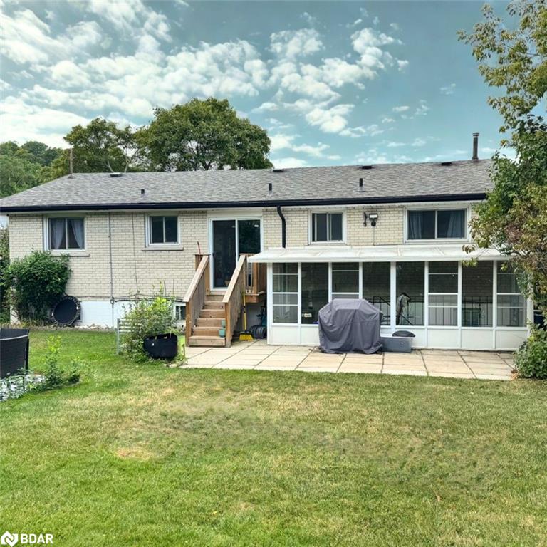 15 Joy Ct, Hamilton, ON L8K 5R7