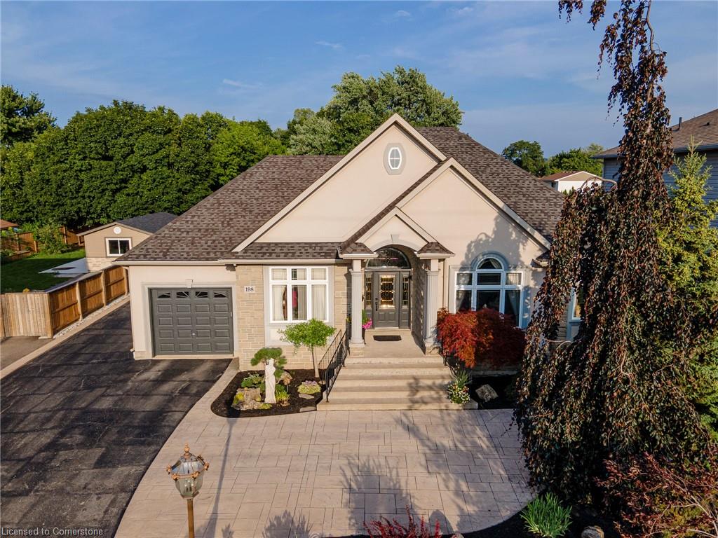 198 Gray Rd, Hamilton, ON L8E 1T7